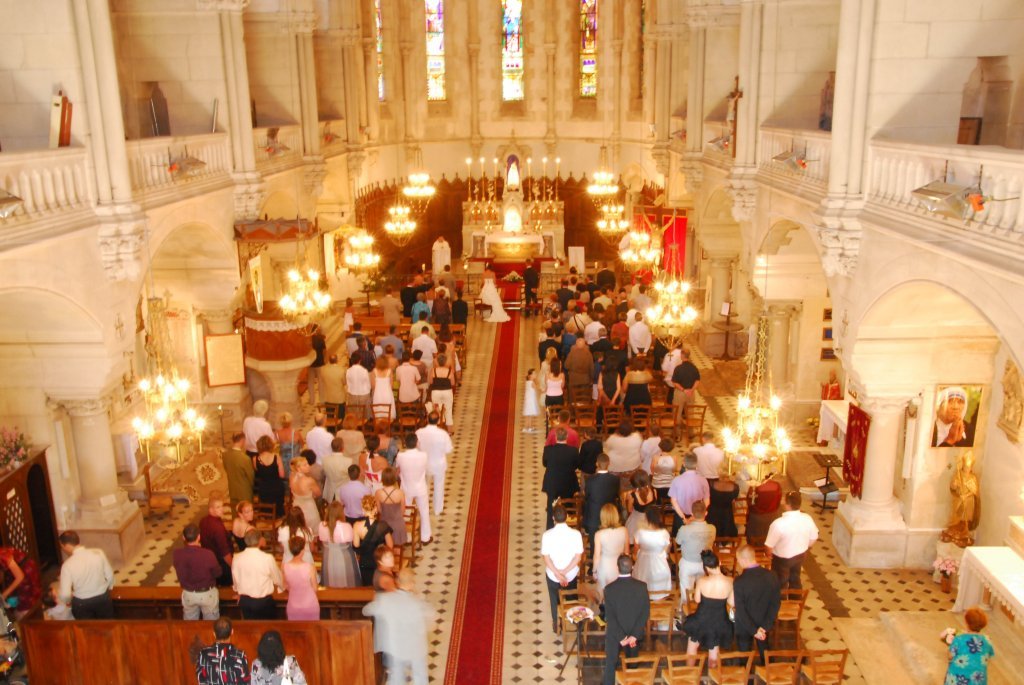 mariage à ll'Eglise de Rians (vue de la tribune) mariage à ll'Eglise de Rians