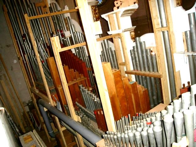 Vue arrière du grand orgue Vue arrière du grand orgue